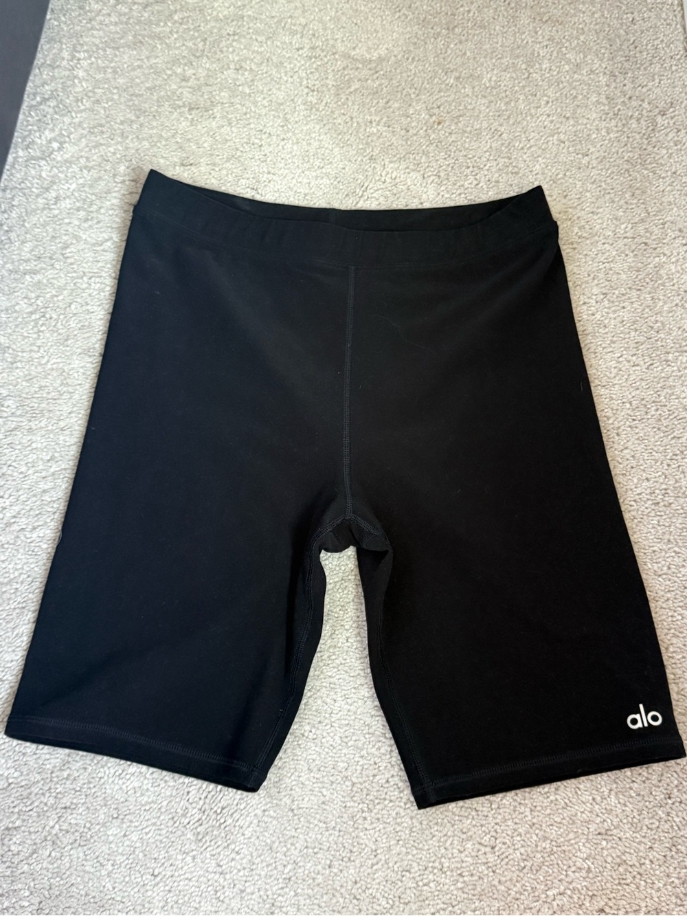 Alo Black Bike Shorts Size Medium
